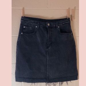 BLACK DENIM SKIRT